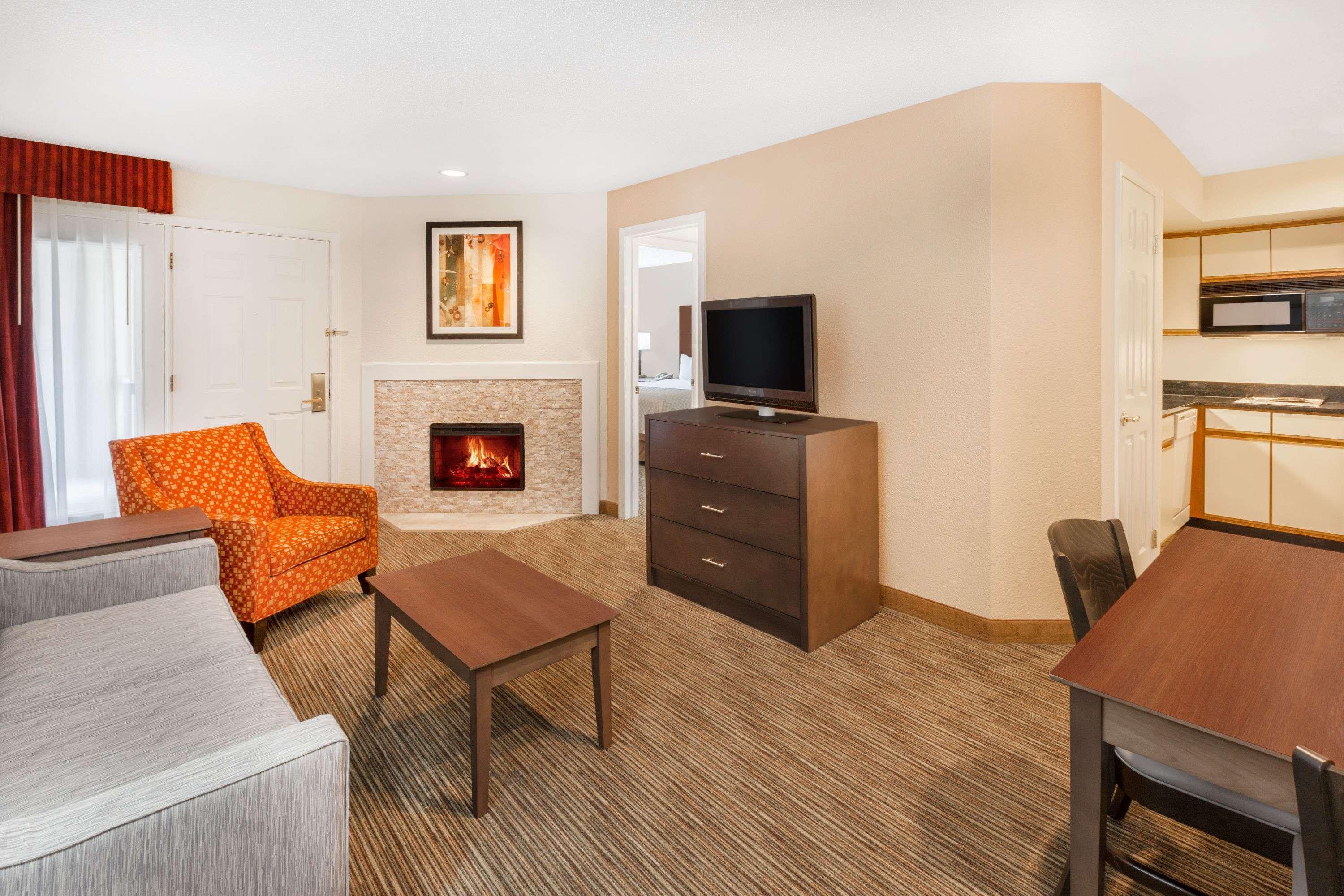 Affordable Suites Of America Detroit-Warren Bagian luar foto