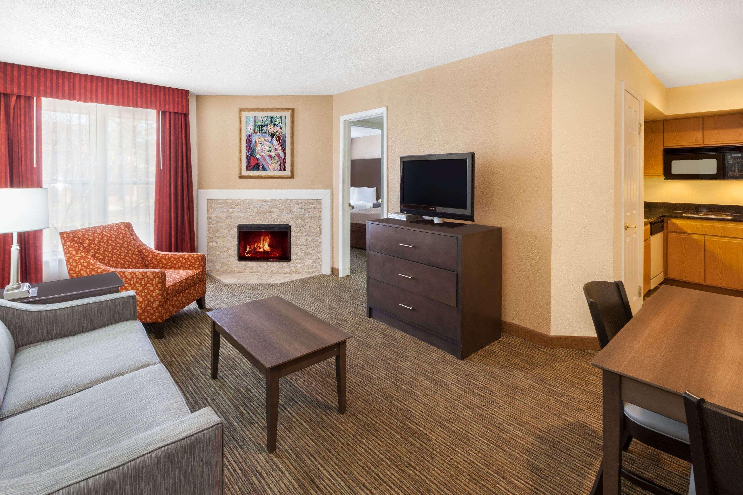 Affordable Suites Of America Detroit-Warren Bagian luar foto